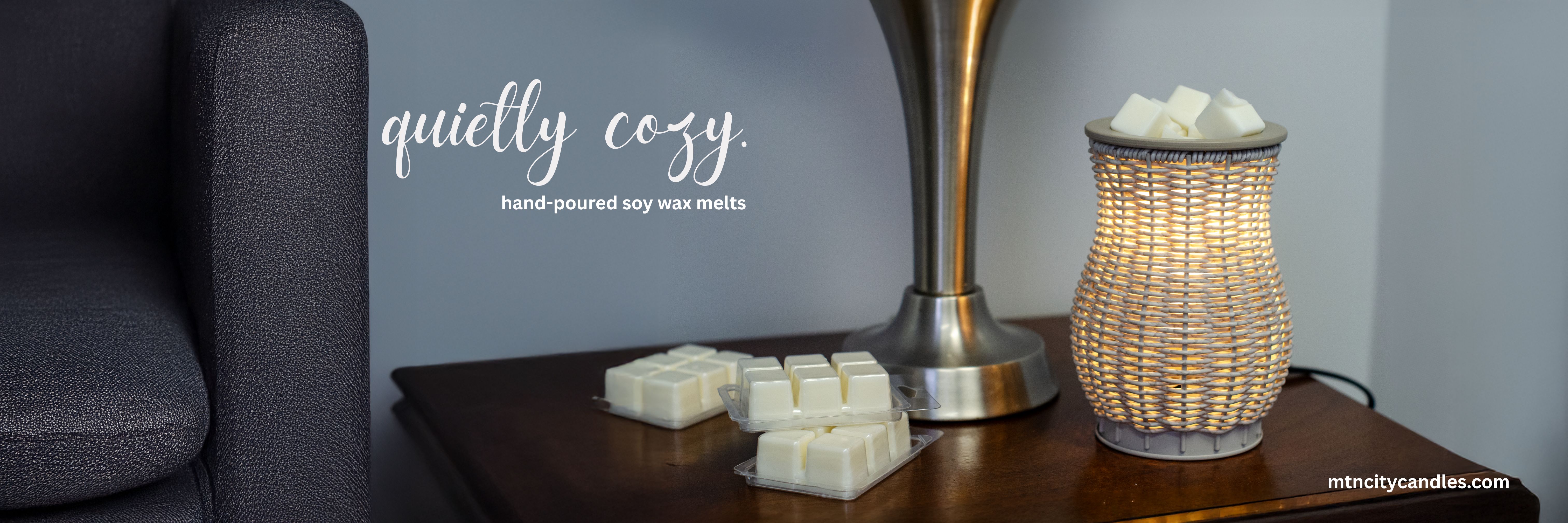 hand-poured wax melts that are quietly cozy
